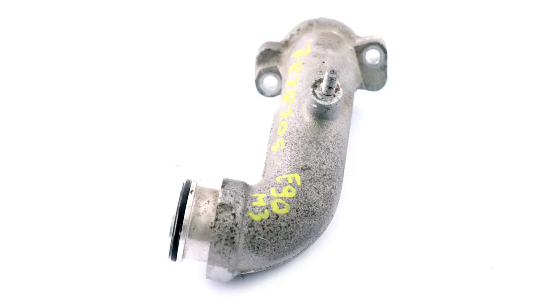 Connettore Tubo Refrigerante Raffreddamento Motore 7838207 per BMW E90 E92 E93 M3 con numero di parte 7838205 BMW E90 E92 E93 M3 Connettore Tubo Refrigerante Raffreddamento Motore 7838207 - SKU 7838205 - Numero di parte 7838205