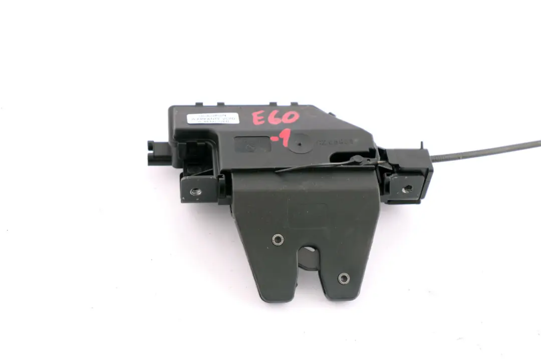 Kofferraum Deckel Schloss Mit Bowdenzug 8196401 7840617 für BMW E60 E60N Z4 E85 mit Teilenummer 51247840617 51247187663 BMW E60 E60N Z4 E85 Kofferraum Deckel Schloss Mit Bowdenzug 8196401 7840617 - SKU 7840617-1 - Teilenummer 51247840617 51247187663