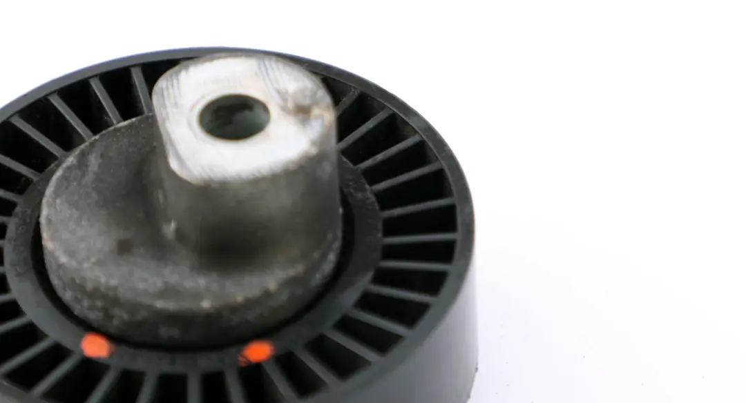 Umlenkrolle für BMW E85 E90 M3 E92 E93 E60 M5 E64 M6 mit Teilenummer 1748130 BMW E85 E90 M3 E92 E93 E60 M5 E64 M6 Umlenkrolle - SKU 7841228 - Teilenummer 1748130