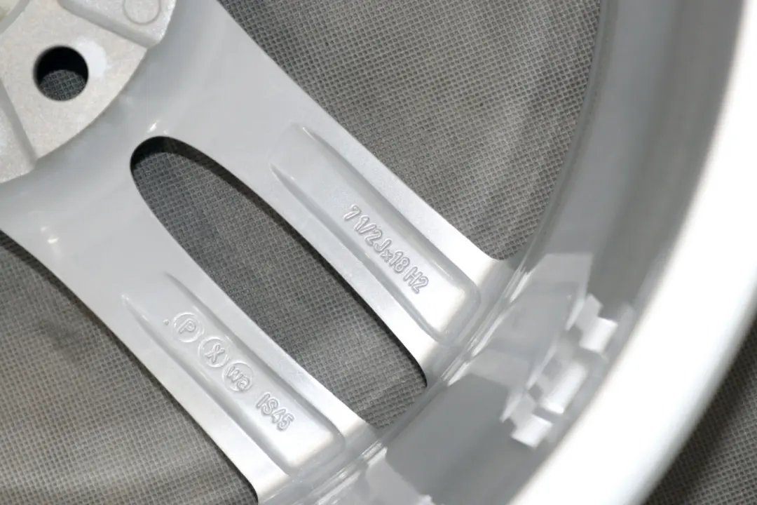 Complete Set 4x Wheel Alloy Rim 18" M Double Spoke 461 to BMW 1 Series F20 F21 F22 with Part number 7846785 BMW 1 Series F20 F21 F22 Complete Set 4x Wheel Alloy Rim 18" M Double Spoke 461 - SKU 7845785 - Part number 7846785