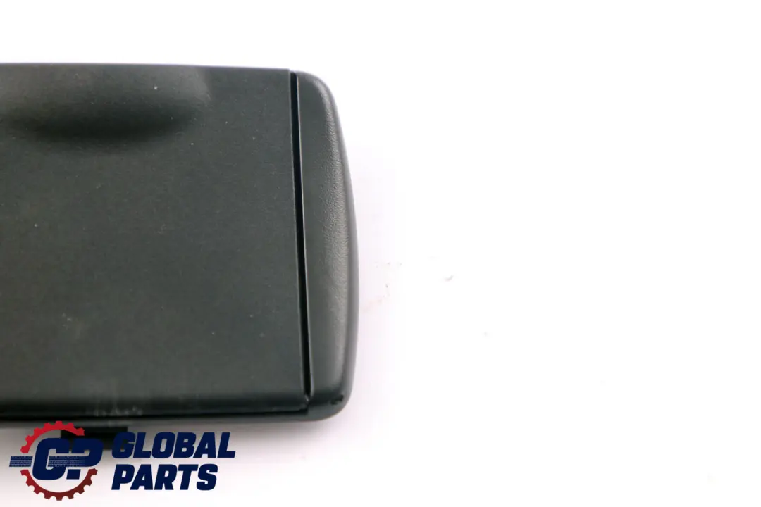 Housse de montage du filet d'espace de chargement avant droit 7264702 BMW F31 - SKU 7846218 - Numéro de pièce 7846218