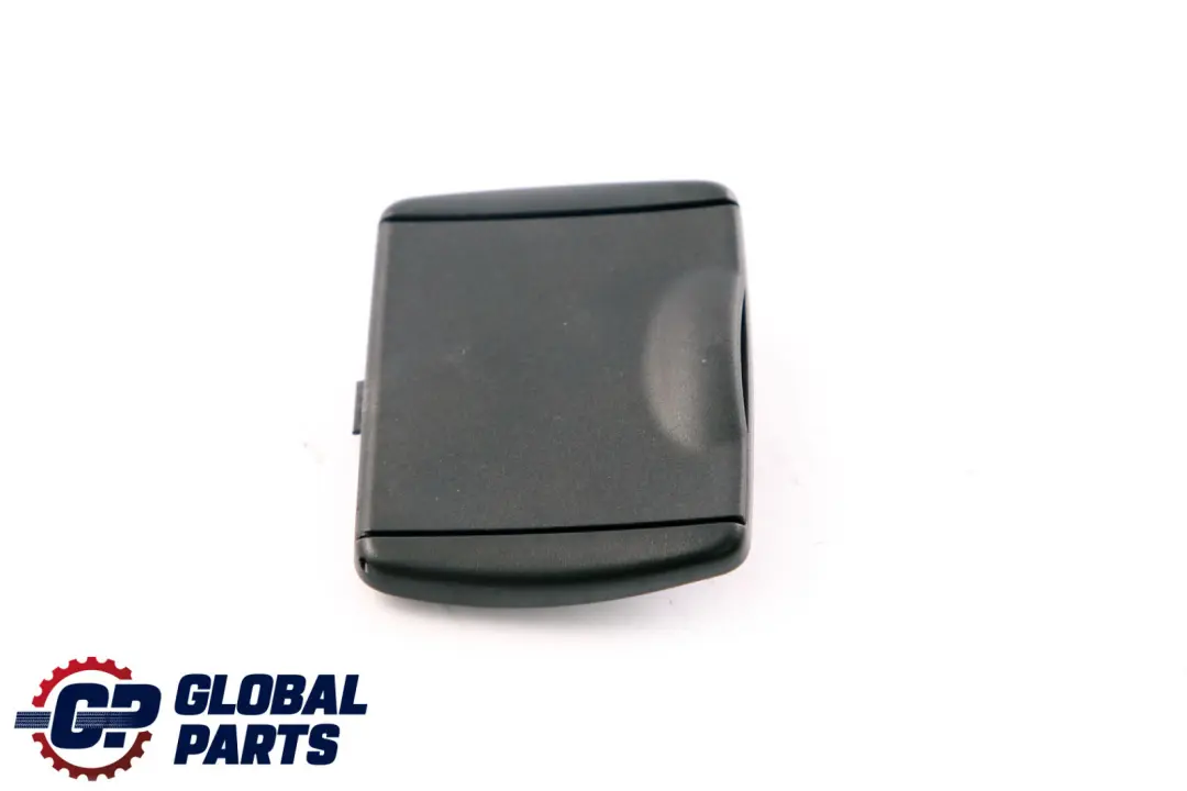 Housse de montage du filet d'espace de chargement avant droit 7264702 BMW F31 - SKU 7846218 - Numéro de pièce 7846218