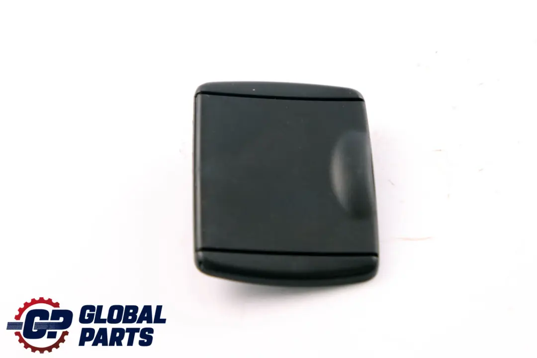 Copertura Montaggio Rete Area di Carico Posteriore Destra 7264704 per BMW F31 con numero di parte 7846220 BMW F31 Copertura Montaggio Rete Area di Carico Posteriore Destra 7264704 - SKU 7846220 - Numero di parte 7846220