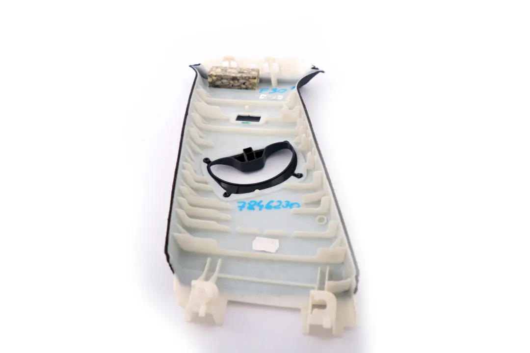 Osłona Listwa Słupka Prawa do BMW F30 F31 F80 o numerze 7220998 BMW F30 F31 F80 Osłona Listwa Słupka Prawa - SKU 7846230 - Numer Części 7220998