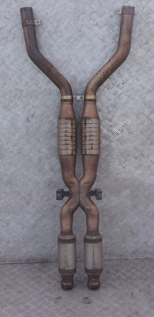 Exhaust Middle Cat Catalytic Silencer X-pipe to BMW 3 Series E90 E92 E93 M3 with Part number 7848117 BMW 3 Series E90 E92 E93 M3 Exhaust Middle Cat Catalytic Silencer X-pipe - SKU 7848117 - Part number 7848117