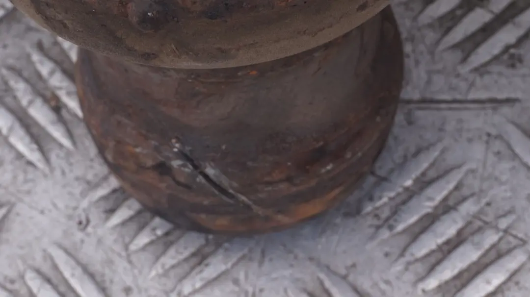 Exhaust Middle Cat Catalytic Silencer X-pipe to BMW 3 Series E90 E92 E93 M3 with Part number 7848117 BMW 3 Series E90 E92 E93 M3 Exhaust Middle Cat Catalytic Silencer X-pipe - SKU 7848117 - Part number 7848117