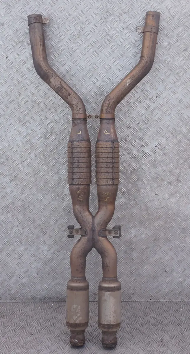 Exhaust Middle Cat Catalytic Silencer X-pipe to BMW 3 Series E90 E92 E93 M3 with Part number 7848117 BMW 3 Series E90 E92 E93 M3 Exhaust Middle Cat Catalytic Silencer X-pipe - SKU 7848117 - Part number 7848117