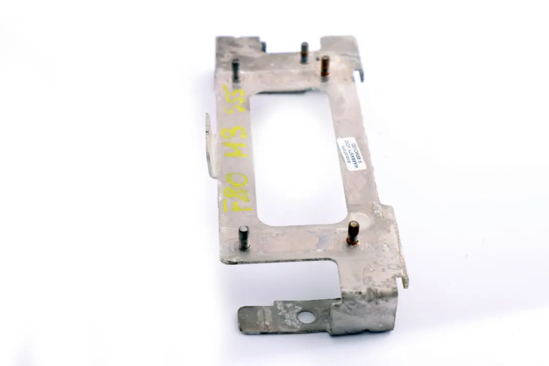 Uchwyt Kontroler Zamka do BMW F80 M3 F82 M4 o numerze 7849610 BMW F80 M3 F82 M4 Uchwyt Kontroler Zamka - SKU 7849610 - Numer Części 7849610