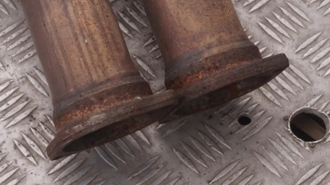 Exhaust Catalyst Centre Middle Muffler Silencer to BMW 3 4 Series F80 M3 F82 F83 M4 with Part number 7851178 BMW 3 4 Series F80 M3 F82 F83 M4 Exhaust Catalyst Centre Middle Muffler Silencer - SKU 7851178 - Part number 7851178