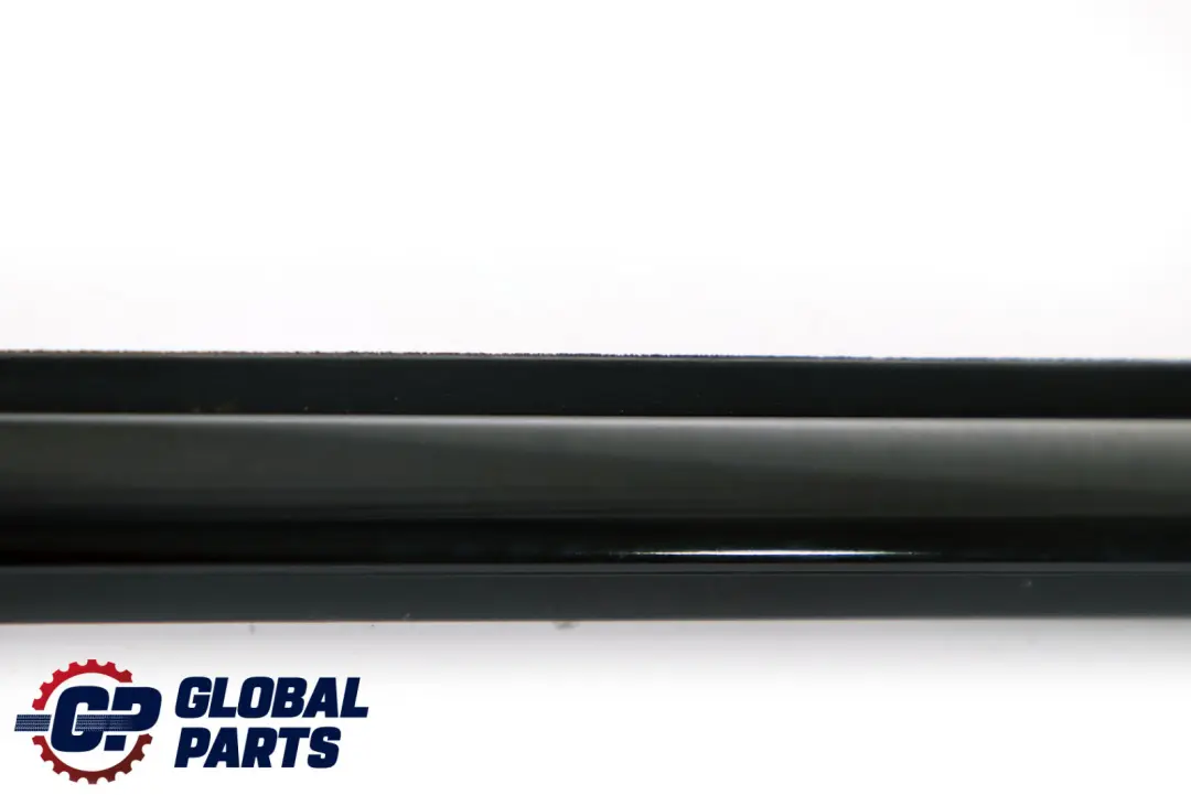 Fensterschachtabdichtung Aussen Links Glanzschwarz für BMW 3 er E46 mit Teilenummer 7890453 BMW 3 er E46 Fensterschachtabdichtung Aussen Links Glanzschwarz - SKU 7890453 - Teilenummer 7890453