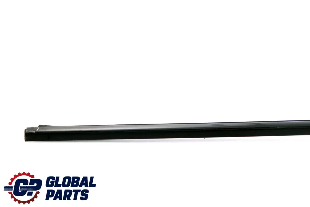Fensterschachtabdichtung Aussen Links Glanzschwarz für BMW 3 er E46 mit Teilenummer 7890453 BMW 3 er E46 Fensterschachtabdichtung Aussen Links Glanzschwarz - SKU 7890453 - Teilenummer 7890453