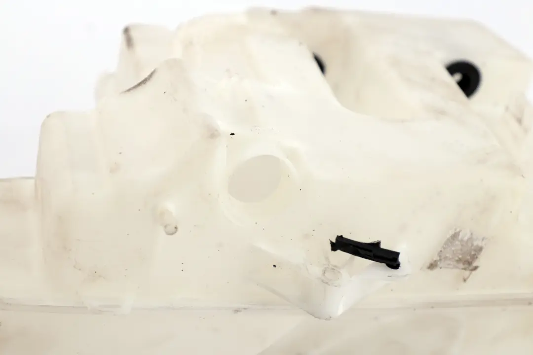 Pare-Brise Fenetre Nettoyage Conteneur Debardeur pour BMW 5 Serie E60 E63 M5 M6 à propos du numéro de pièce 7896393 BMW 5 Serie E60 E63 M5 M6 Pare-Brise Fenetre Nettoyage Conteneur Debardeur - SKU 7896393 - Numéro de pièce 7896393