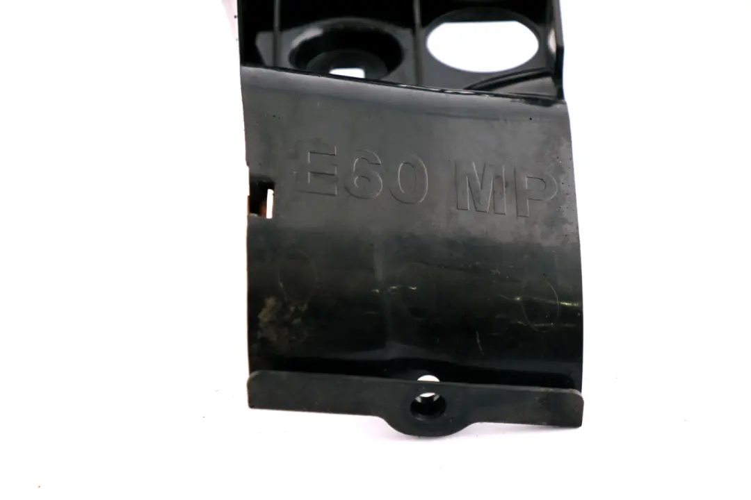 BMW E60 Carrier Mount Bracket Holder M Sport Bumper Rear Left - SKU 7896615 - Numéro de pièce 7896615