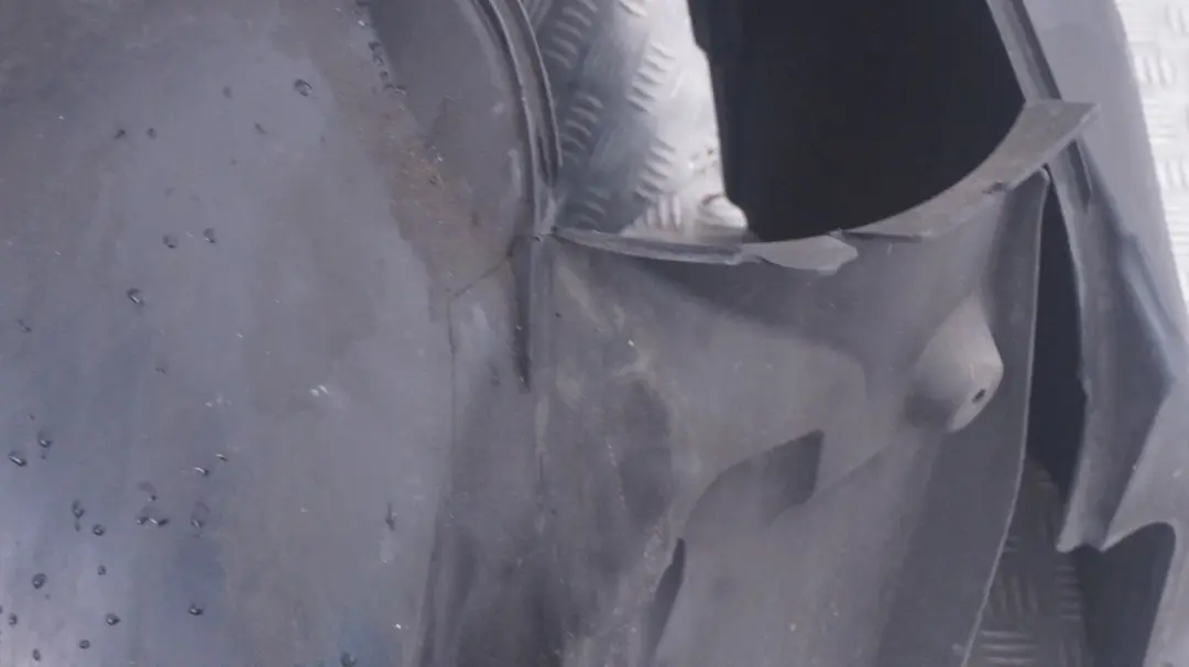 BMW 5 Series E60 E61N M5 Front Right O/S Cover Wheel Arch Housing Trim - SKU 7896840 - Part number 7896840