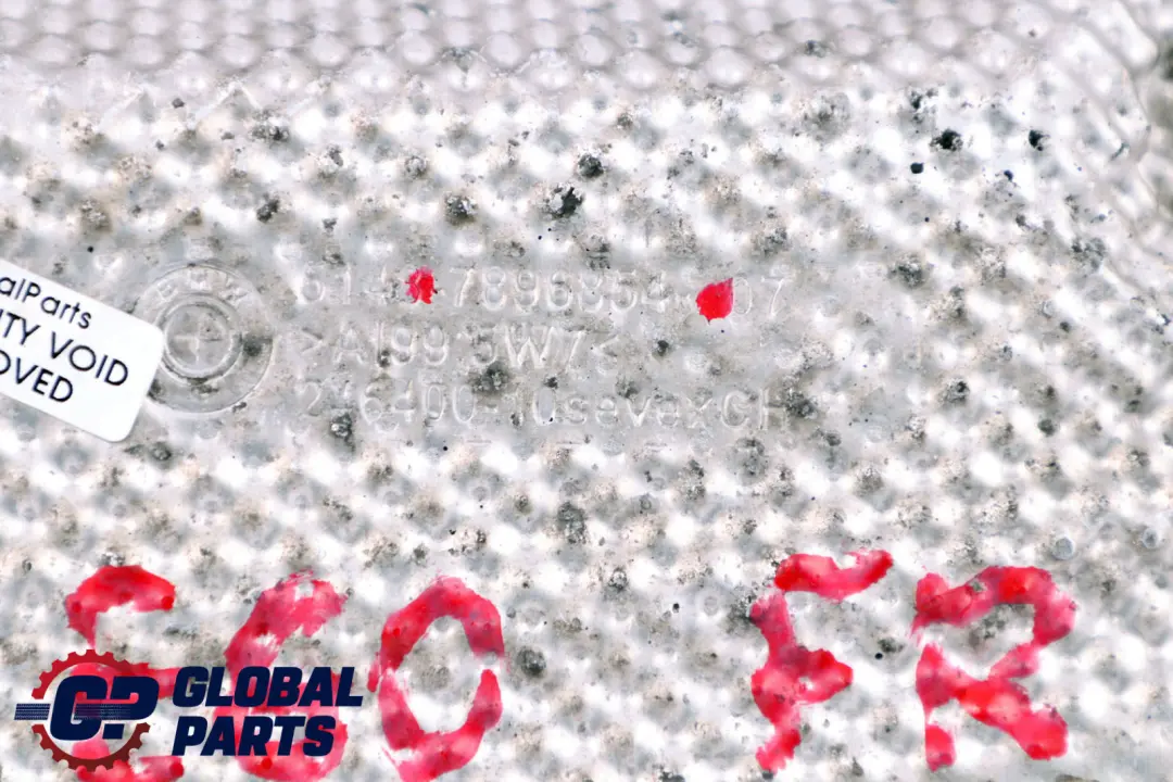 Izolacja osłona termiczna prawa do BMW M5 E60 M6 E63 o numerze 7896854 BMW M5 E60 M6 E63 Izolacja osłona termiczna prawa - SKU 7896854 - Numer Części 7896854