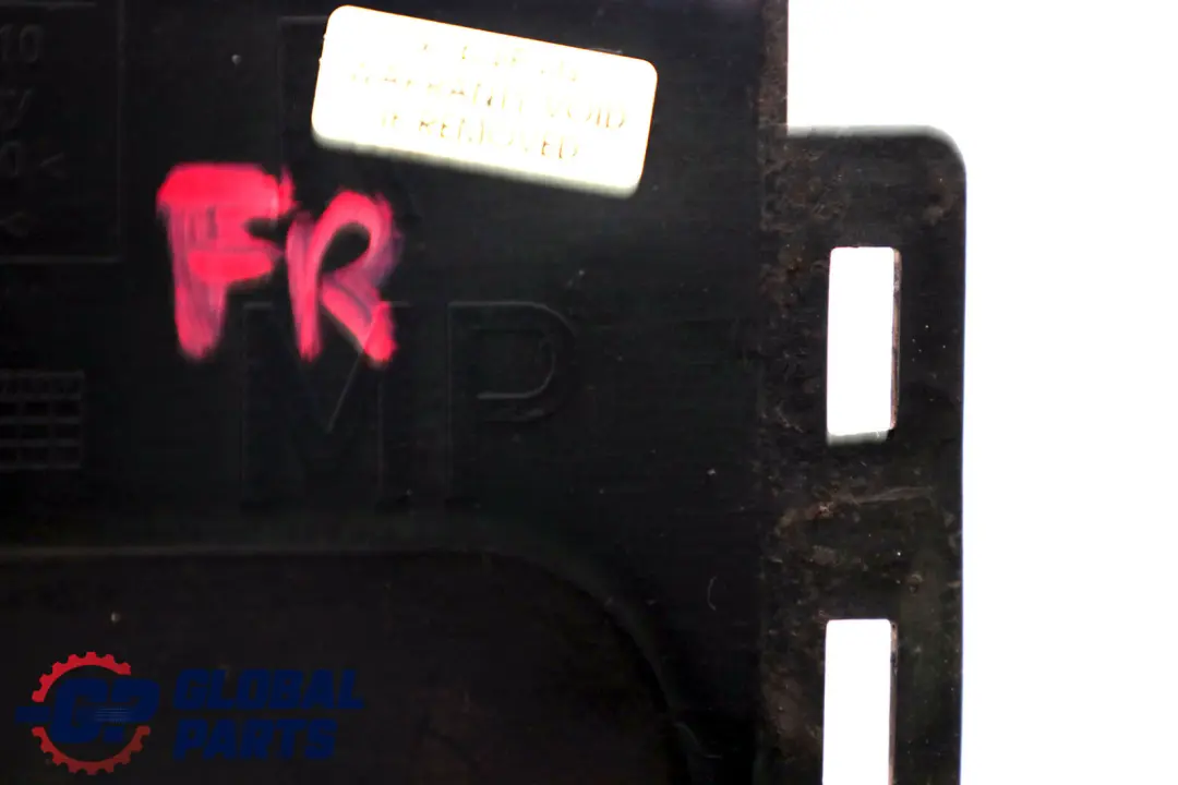 Coperchio condotto aria anteriore destro M Sport per BMW E60 E61 LCI con numero di parte 8036576 BMW E60 E61 LCI Coperchio condotto aria anteriore destro M Sport - SKU 7897176 - Numero di parte 8036576