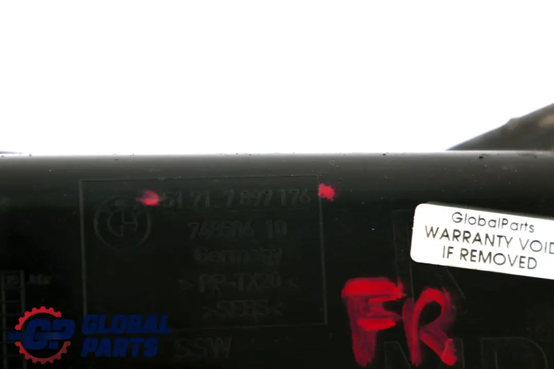 Osłona Kanału Powietrza Prawa do BMW E60 E61 M Sport o numerze 8036576 BMW E60 E61 M Sport Osłona Kanału Powietrza Prawa - SKU 7897176 - Numer Części 8036576