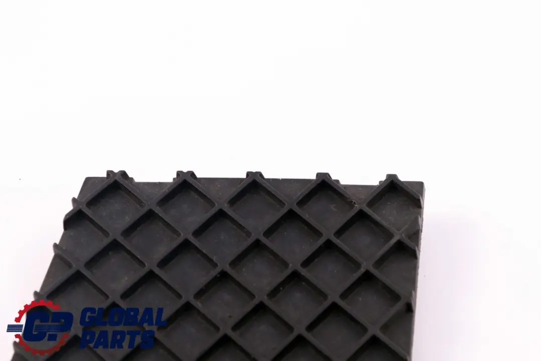 BMW E60 E61 Pare-chocs avant a grille fermee gauche M Sport - SKU 7897186 - Numéro de pièce 7897186