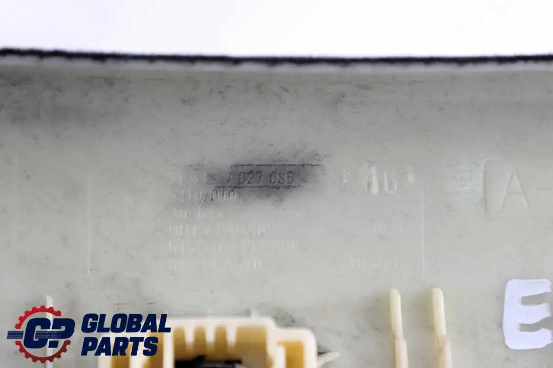 Tapa Columna Izquierda Negro Antracita para BMW E60 E61 LCI con número de pieza 7027085 BMW E60 E61 LCI Tapa Columna Izquierda Negro Antracita - SKU 7897587 - Número de pieza 7027085