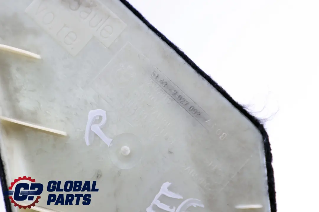 Embellecedor Panel Columna C Tapa Derecha Negro Antracita para BMW E60 con número de pieza 7027092 BMW E60 Embellecedor Panel Columna C Tapa Derecha Negro Antracita - SKU 7897596-1 - Número de pieza 7027092