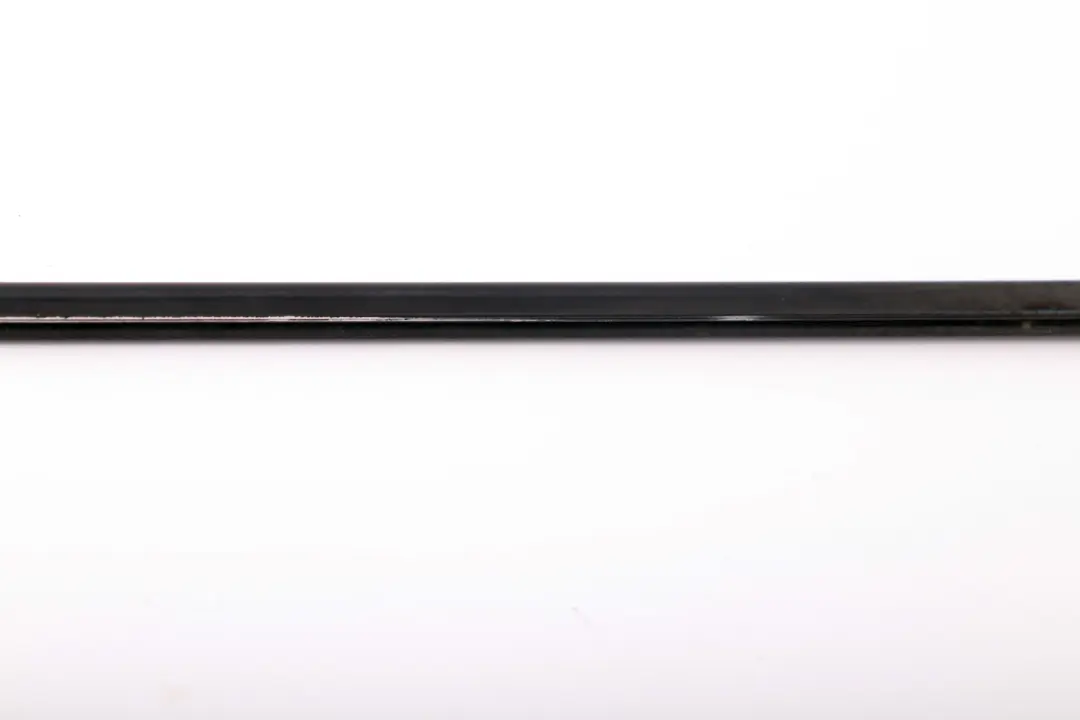 BMW 5 E60 E61 Plaque D'egout Exterieur Porte devant a Droite Noir Brillant - SKU 7897664 - Numéro de pièce 7897664
