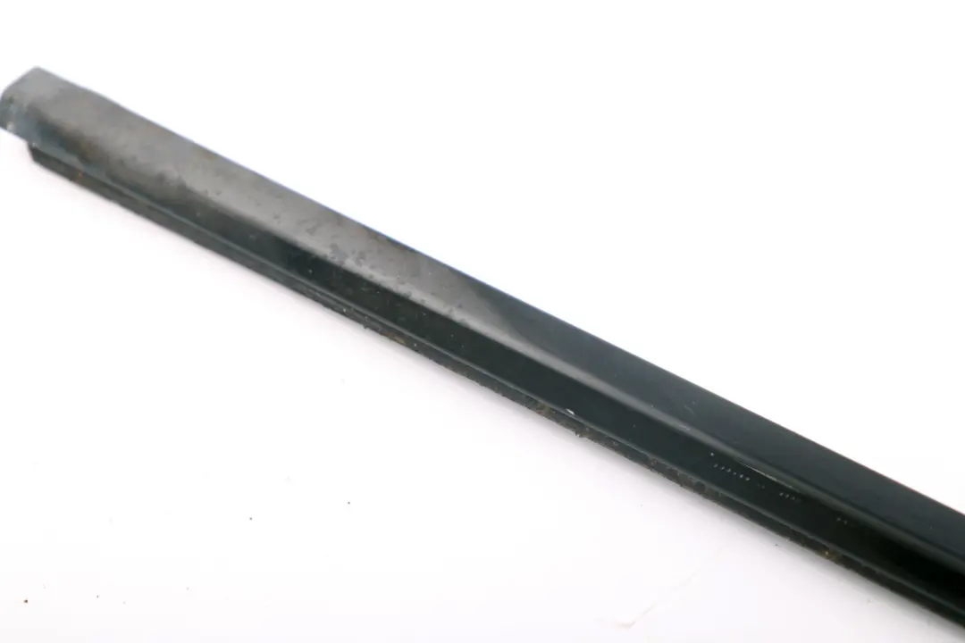 BMW 5 E60 E61 Plaque D'egout Exterieur Porte devant a Droite Noir Brillant - SKU 7897664 - Numéro de pièce 7897664