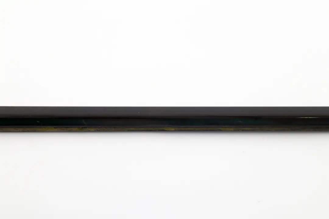 Canal Cubierta Exterior Puerta Trasera Derecha GLANZSCHWARZ para BMW E60 E60N LCI con número de pieza 7897666 BMW E60 E60N LCI Canal Cubierta Exterior Puerta Trasera Derecha GLANZSCHWARZ - SKU 7897666 - Número de pieza 7897666