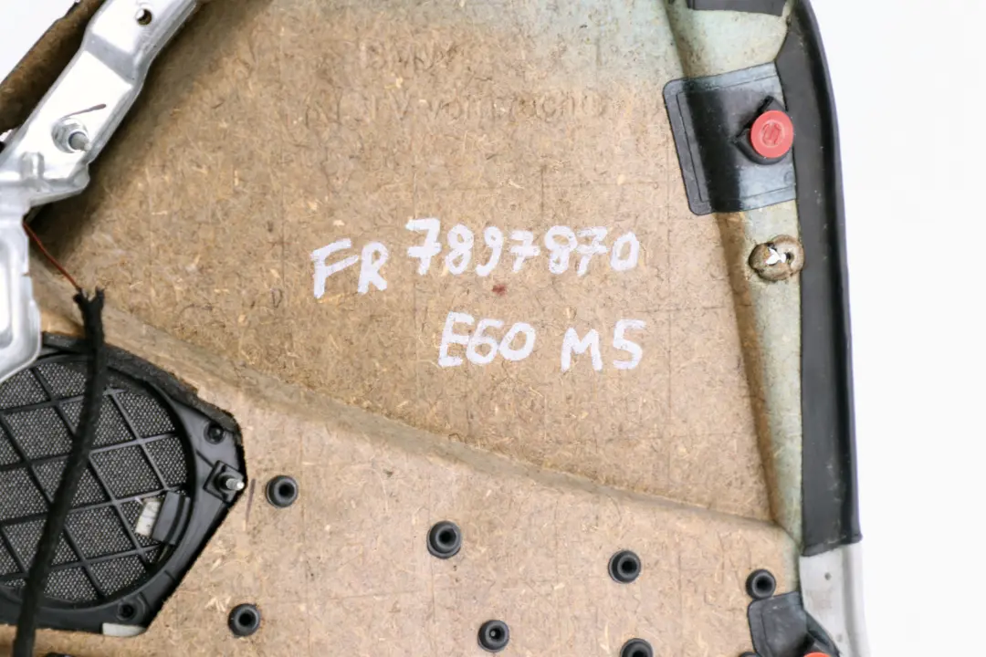 Reihe E60 M5 Türverkleidung vorn rechts SILVERSTONE 5141 für BMW 5 mit Teilenummer 7897870 BMW 5 Reihe E60 M5 Türverkleidung vorn rechts SILVERSTONE 5141 - SKU 7897870 - Teilenummer 7897870