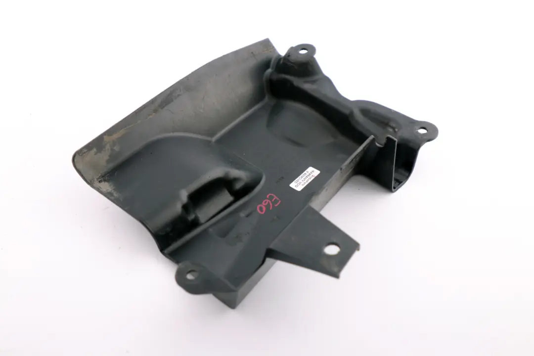 BMW E60 Embellecedor Paso de Rueda Tapa Delantera Negro - SKU 7897919 - Número de pieza 7897919