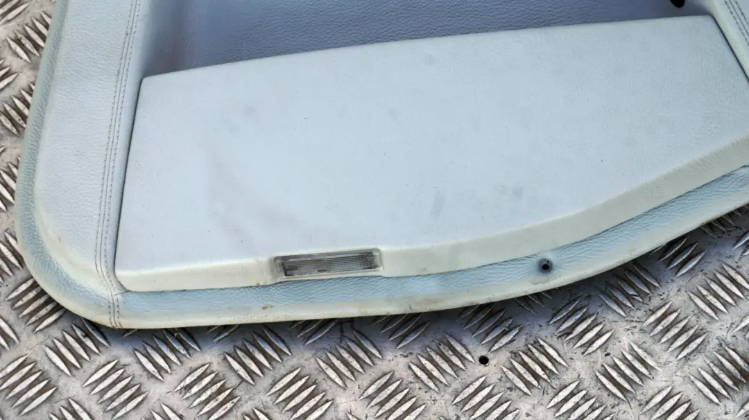 Türverkleidung Leder Hinten Rechts Silverstone für BMW 5 er E60 M5 mit Teilenummer 7898052 BMW 5 er E60 M5 Türverkleidung Leder Hinten Rechts Silverstone - SKU 7898052 - Teilenummer 7898052