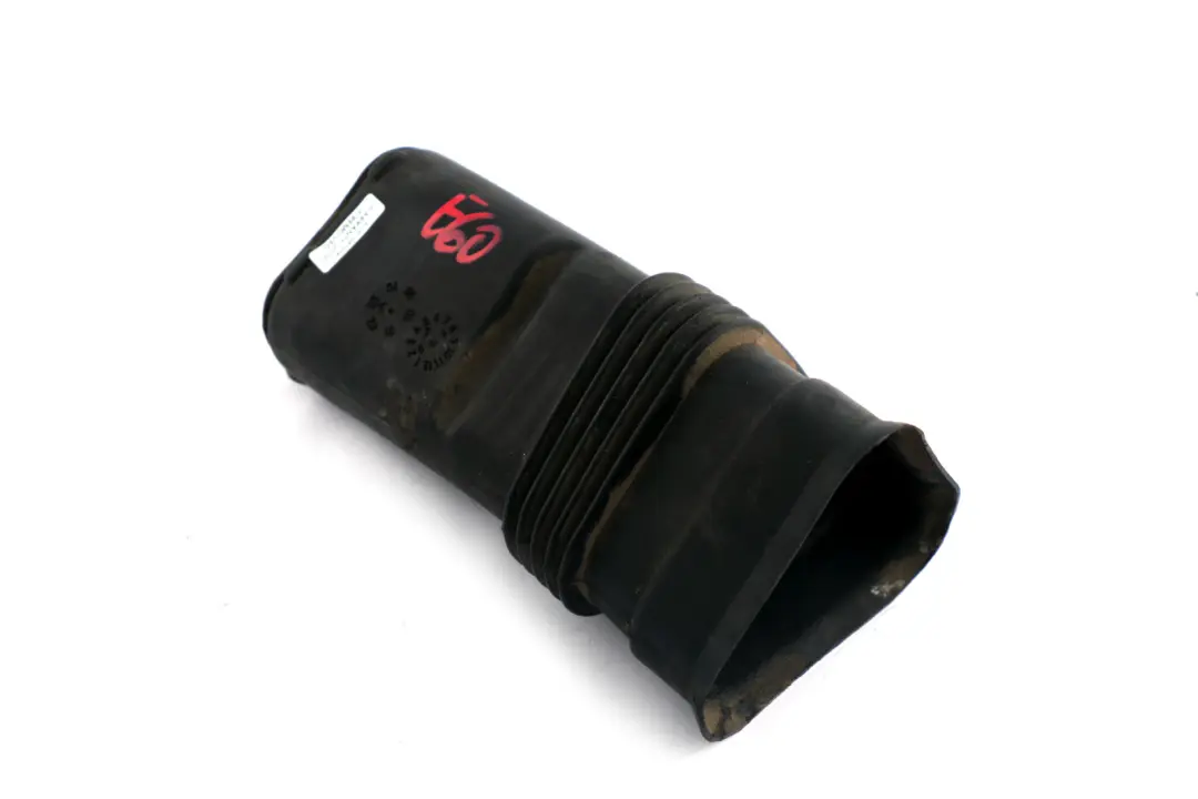 Kanał Rura Wlot Dolot Tunel Powietrza do BMW E60 M5 o numerze 7898243 BMW E60 M5 Kanał Rura Wlot Dolot Tunel Powietrza - SKU 7898243 - Numer Części 7898243
