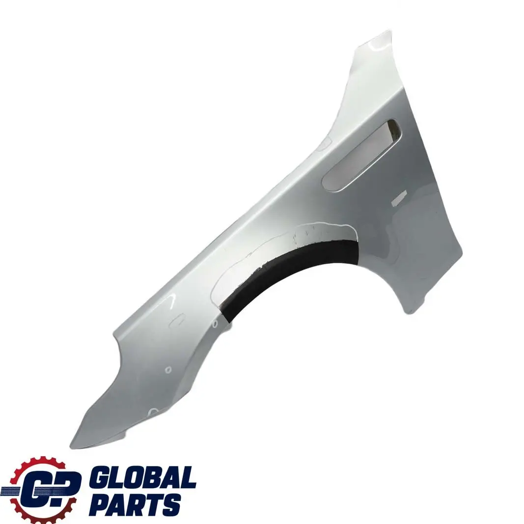 Panneau Laterale Avant a Gauche Aile Silverstone II Metallique - pour BMW 5 E60 M5 à propos du numéro de pièce 7898315 BMW 5 E60 M5 Panneau Laterale Avant a Gauche Aile Silverstone II Metallique - - SKU 7898315-SIL - Numéro de pièce 7898315