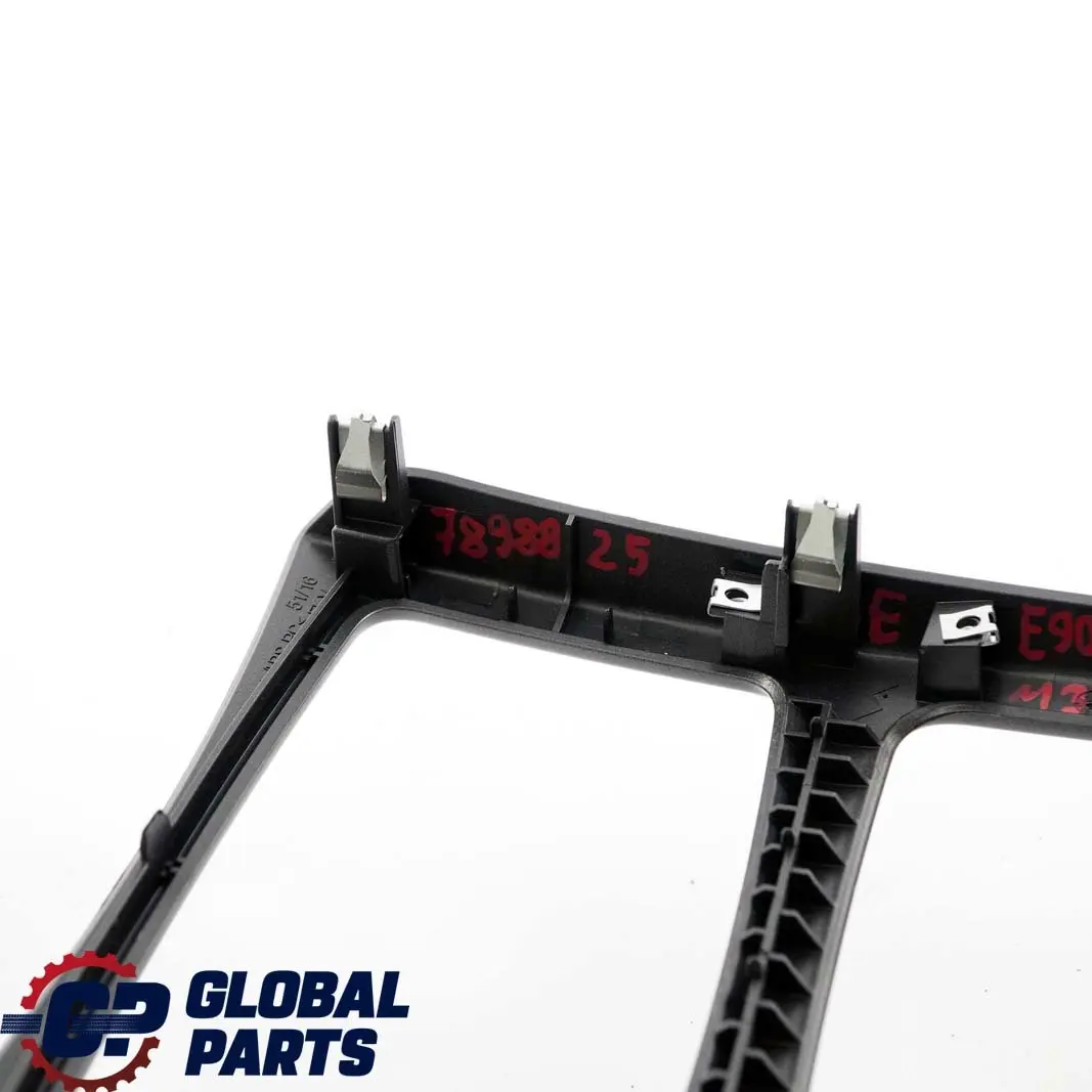 Ablagefach Fondkonsole Hinten Titan Shadow für BMW 3 er E90 E92 E93 M3 mit Teilenummer 7898825 BMW 3 er E90 E92 E93 M3 Ablagefach Fondkonsole Hinten Titan Shadow - SKU 7898825 - Teilenummer 7898825