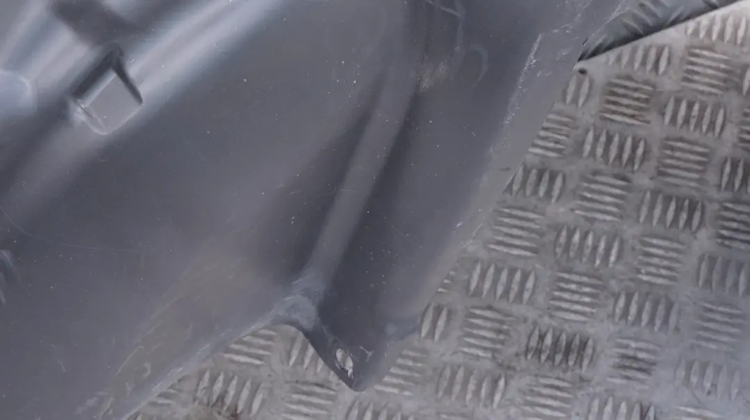 Right O/S Side Wheel Arch Housing Wheelhouse Liner to BMW 3 Series E92 M3 Rear with Part number 7899818 BMW 3 Series E92 M3 Rear Right O/S Side Wheel Arch Housing Wheelhouse Liner - SKU 7899818 - Part number 7899818