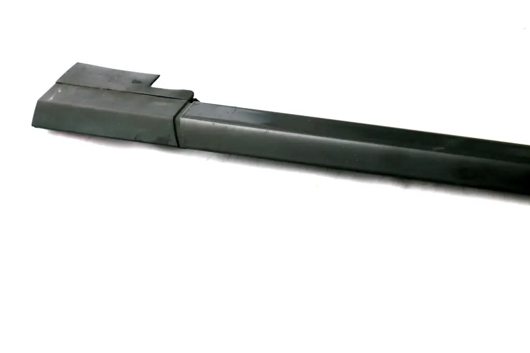 E64N LCI Right O/S Outer Weatherstrip Strip Trim Cover to BMW E64 with Part number 7905424 BMW E64 E64N LCI Right O/S Outer Weatherstrip Strip Trim Cover - SKU 7905424 - Part number 7905424