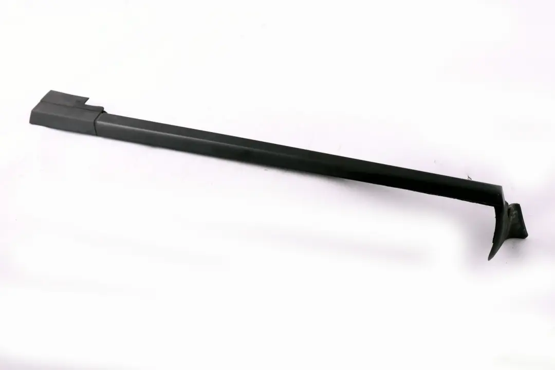BMW E64 E64N LCI Right O/S Outer Weatherstrip Strip Trim Cover - SKU 7905424 - Part number 7905424