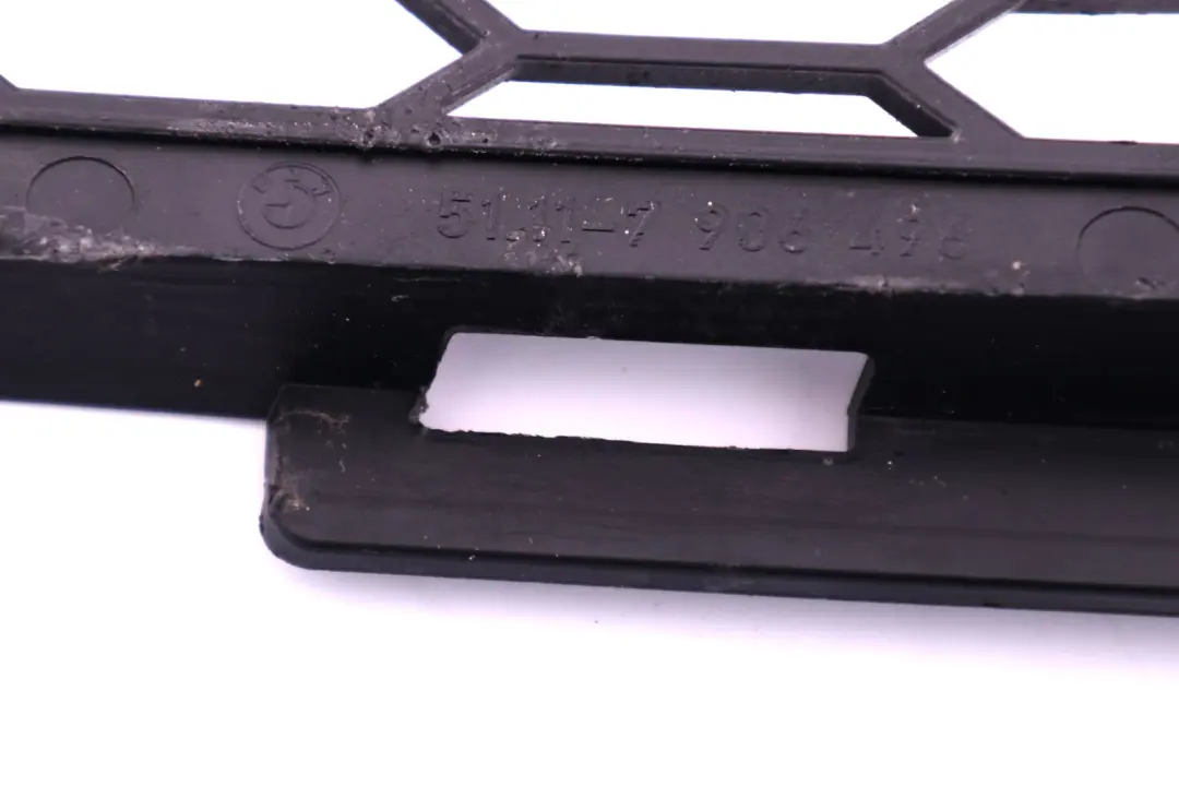 Rejilla Parachoques Delantera Embellecedor Parrilla Derecha para BMW E90 E91 M Sport con número de pieza 7906496 BMW E90 E91 M Sport Rejilla Parachoques Delantera Embellecedor Parrilla Derecha - SKU 7906496 - Número de pieza 7906496