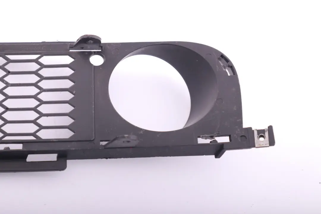 Grille de pare-chocs lateral avant droit pour BMW E90 E91 M Sport à propos du numéro de pièce 7906496 BMW E90 E91 M Sport Grille de pare-chocs lateral avant droit - SKU 7906496 - Numéro de pièce 7906496