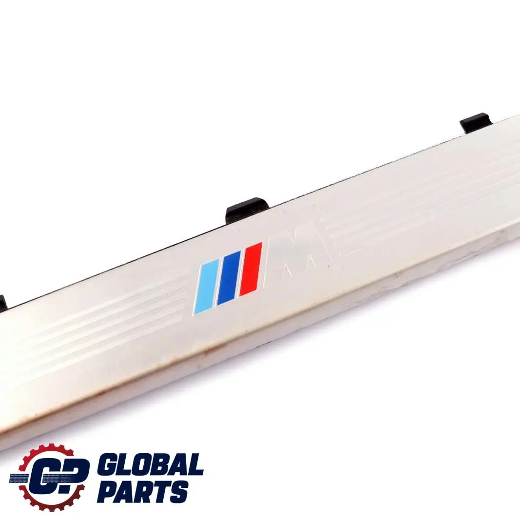 BMW E87 M Sport Banda Exterior Delantera Entrada Derecha Cromada - SKU 7906818-1 - Número de pieza 7906818