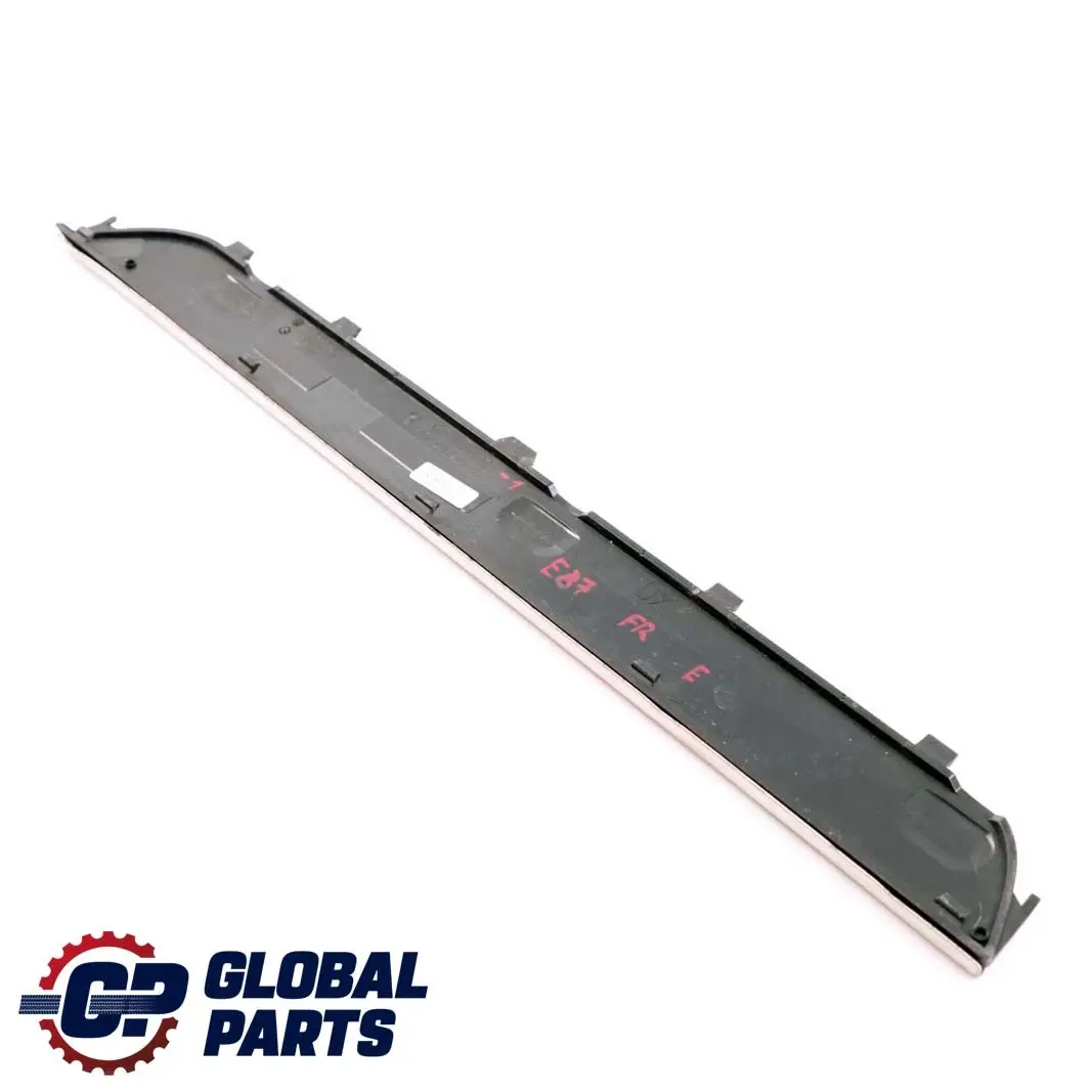 Banda Exterior Delantera Entrada Derecha Cromada para BMW E87 M Sport con número de pieza 7906818 BMW E87 M Sport Banda Exterior Delantera Entrada Derecha Cromada - SKU 7906818-1 - Número de pieza 7906818