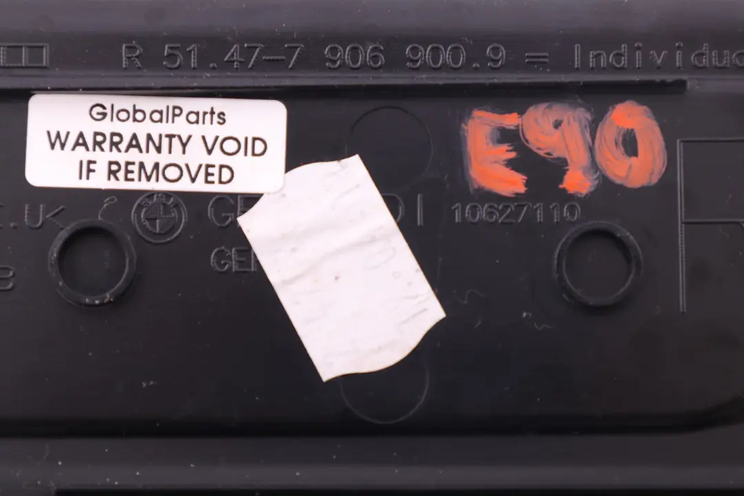 Tapa Entrada Trasera Derecha para BMW E90 E90N E91 E91N con número de pieza 7906900 BMW E90 E90N E91 E91N Tapa Entrada Trasera Derecha - SKU 7906900 - Número de pieza 7906900