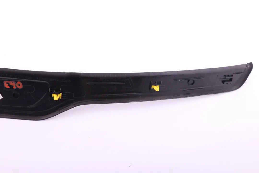 Osłona listwa progu progowa prawa do BMW E90 E91 o numerze 7906900 BMW E90 E91 Osłona listwa progu progowa prawa - SKU 7906900 - Numer Części 7906900