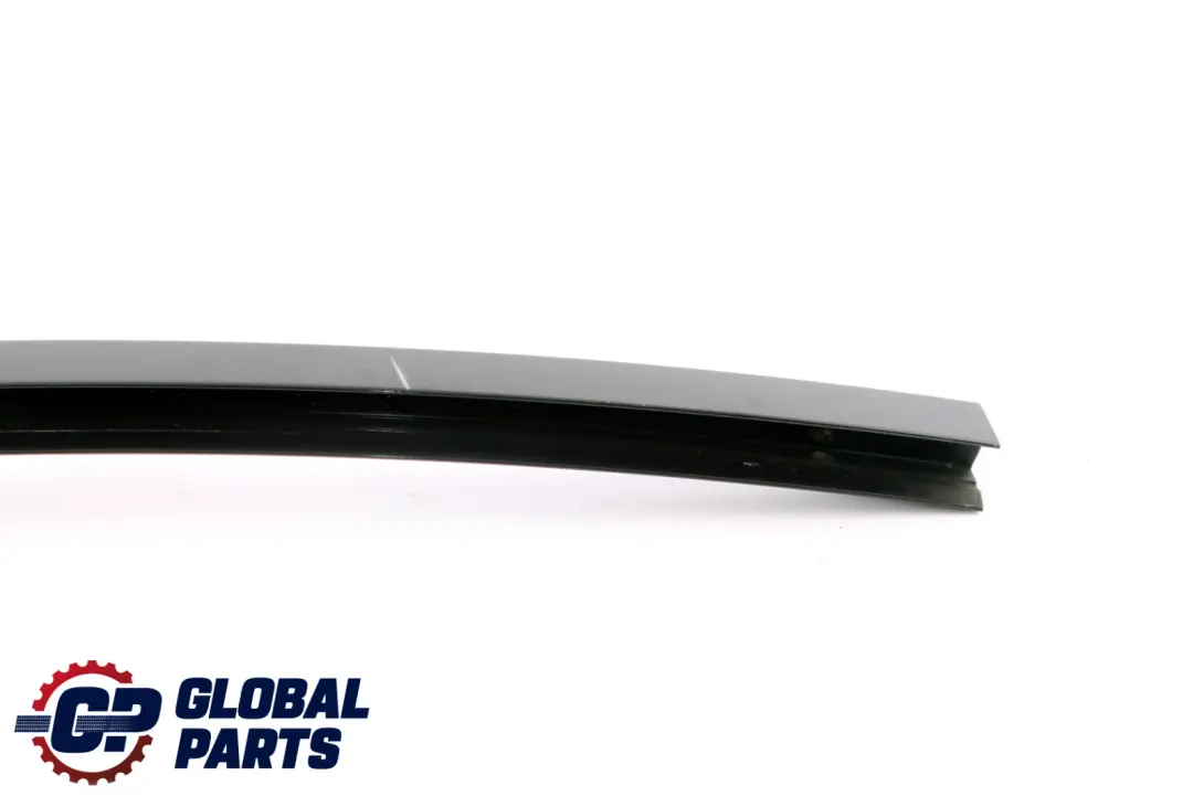 Apertura Fensterf?hrungssteg SX Nero Lucido per BMW E90 E90N con numero di parte 51357906913 BMW E90 E90N Apertura Fensterf?hrungssteg SX Nero Lucido - SKU 7906913 - Numero di parte 51357906913