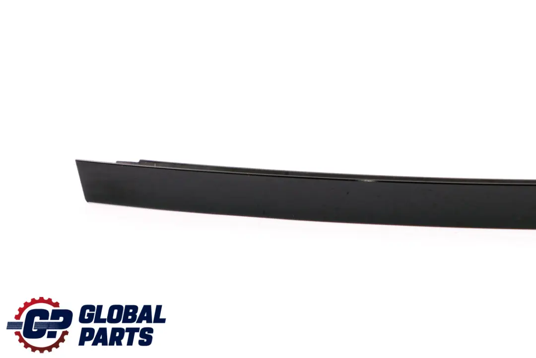 Window Guide Web Cover Left Rear Shadow Line Black Glanz para BMW E91 con número de pieza 7906915 BMW E91 Window Guide Web Cover Left Rear Shadow Line Black Glanz - SKU 7906915 - Número de pieza 7906915