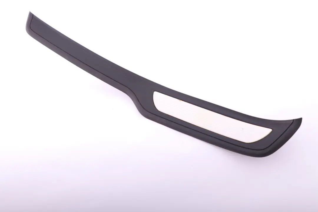 BMW Série 3 3 E90 E91 M Pièce d'habillage de l'entrée arrière droite - SKU 7907160-3 - Numéro de pièce 7907160
