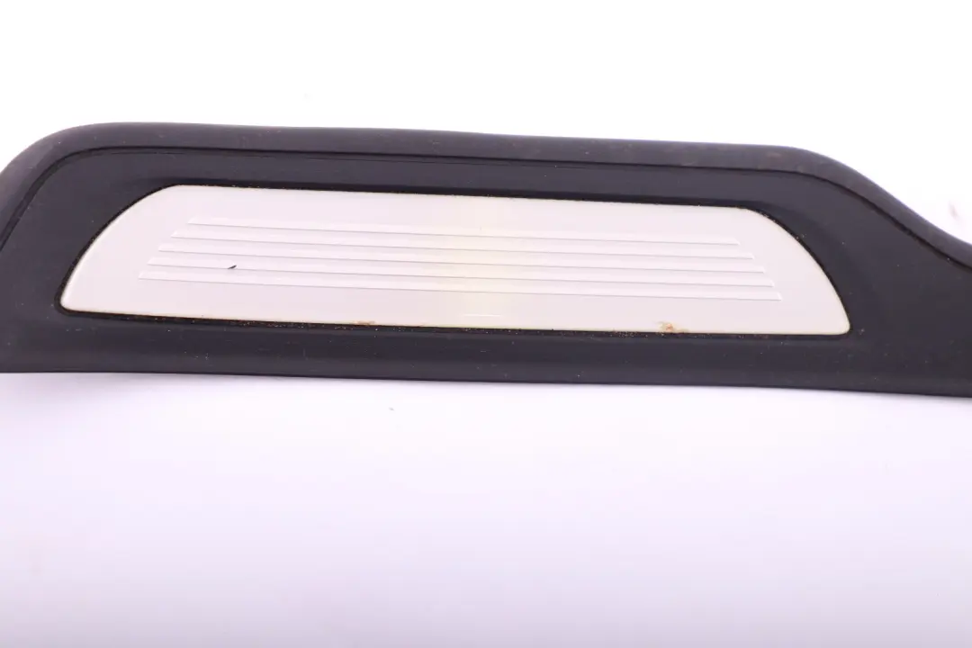 Série 3 3 E90 E91 M Pièce d'habillage de l'entrée arrière droite pour BMW à propos du numéro de pièce 7907160 BMW Série 3 3 E90 E91 M Pièce d'habillage de l'entrée arrière droite - SKU 7907160-3 - Numéro de pièce 7907160