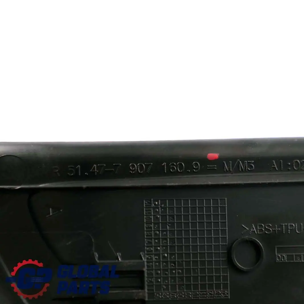 Pieza Tapa Entrada Trasera Derecha para BMW E90 E91 M con número de pieza 7907160 BMW E90 E91 M Pieza Tapa Entrada Trasera Derecha - SKU 7907160 - Número de pieza 7907160