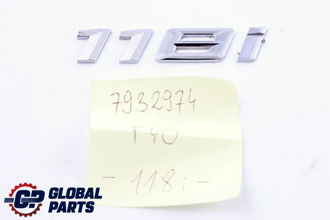 Heckklappe Kofferraumdeckel Aufgeklebter Schriftzug Emblem Logo 118i für BMW F40 mit Teilenummer 7932974 BMW F40 Heckklappe Kofferraumdeckel Aufgeklebter Schriftzug Emblem Logo 118i - SKU 7932974 - Teilenummer 7932974