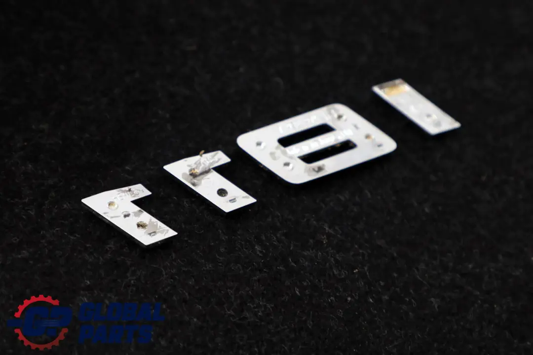 Coperchio bagagliaio posteriore Lettera Aderente Emblema Logo 118i per BMW F40 con numero di parte 7932974 BMW F40 Coperchio bagagliaio posteriore Lettera Aderente Emblema Logo 118i - SKU 7932974 - Numero di parte 7932974