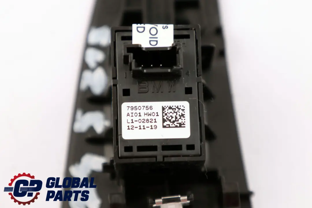 BMW F40 Interruttore Controllo Pulsante Alzacristalli Posteriore Sinistro Trim - SKU 7945215 - Numero di parte 7950756